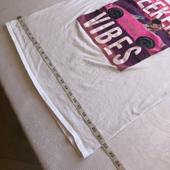 Barbie Women’s Size L White Raised Graphic Printed Shirt Weekend Vibes Casual - Picture 14 of 16